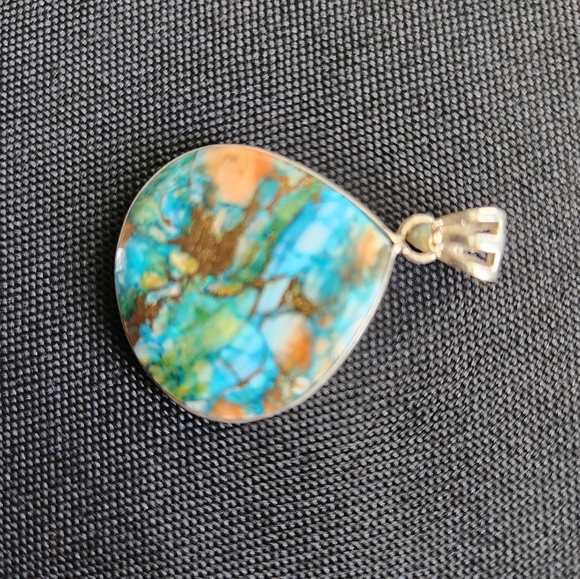 925 Sterling Silver Spiny Oyster Turquoise Pendant and Earrings - Picture 6 of 11